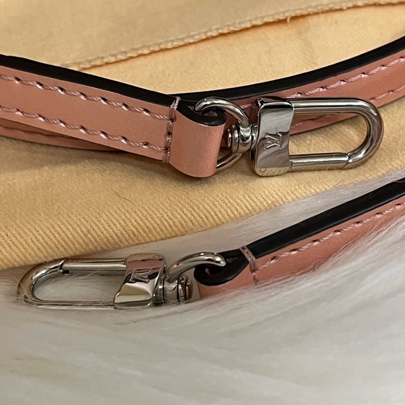 Louis Vuitton Louise Epi Leather PM Bag in Rose Claire / Light Pink - Picture 12 of 12